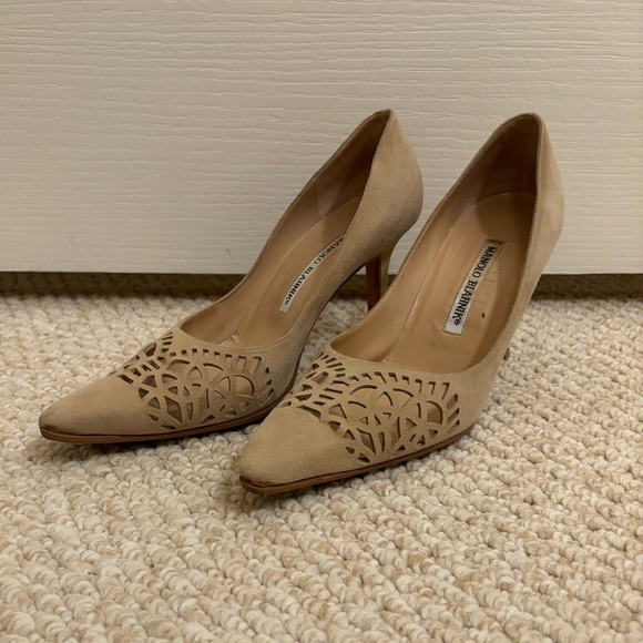 MANOLO BLAHNIK Fiorix Suede Cut Out Heels in Tan - Picture 3 of 7
